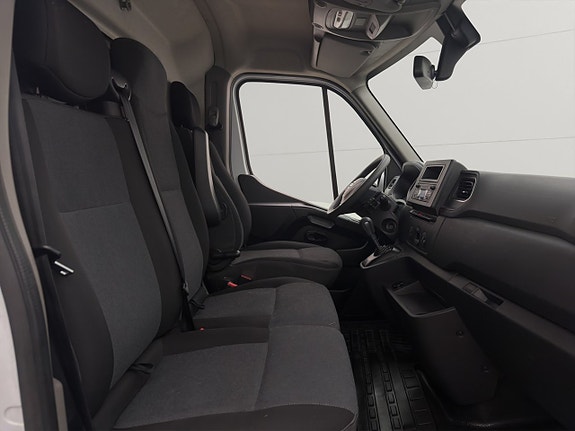 Nissan NV400 26 of 30