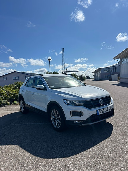 Volkswagen T-Roc 2 of 5