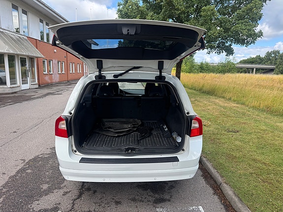 Volvo V70 4 of 5