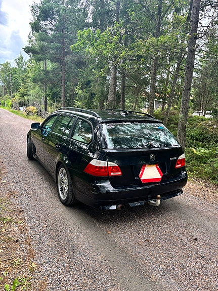 BMW 525i 4 of 6