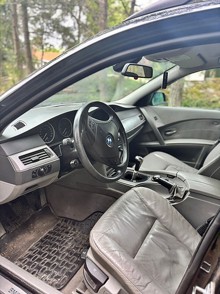 BMW 525i 5 of 6