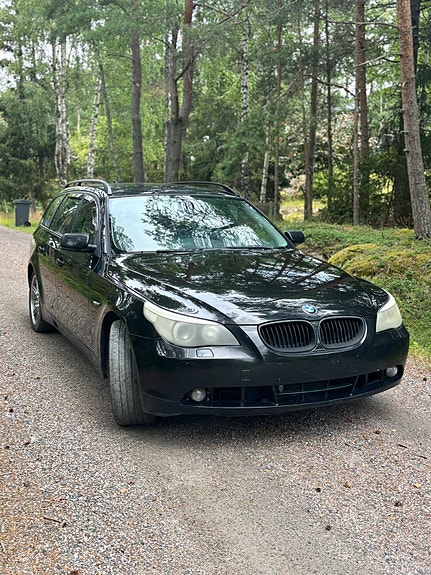 BMW 525i 2 of 6