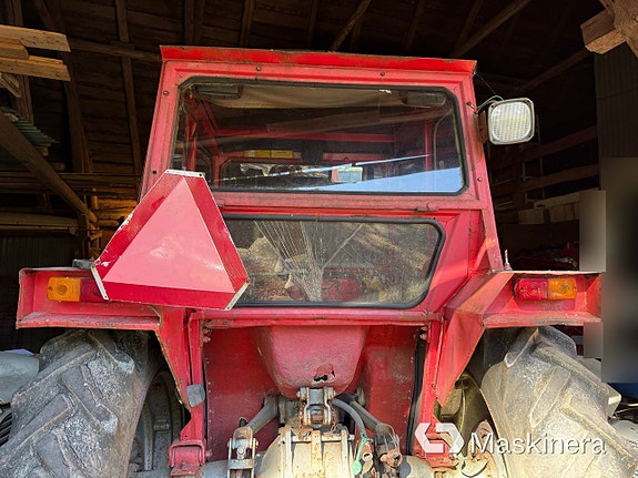Traktor Massey Ferguson 135 + Tillbehör 11 of 27