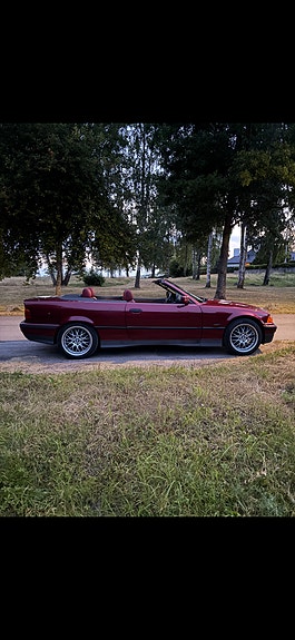 BMW 328i 3 of 5