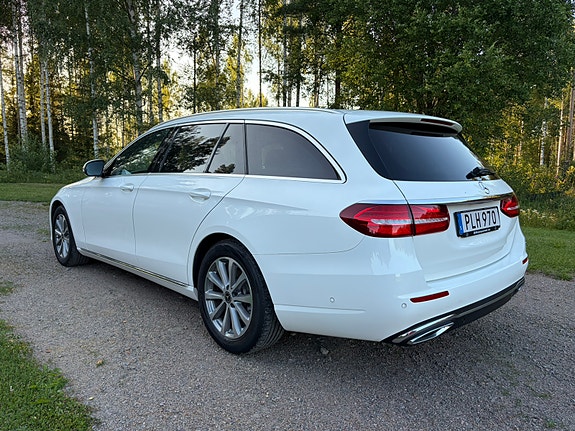 Mercedes-Benz E220 6 of 15