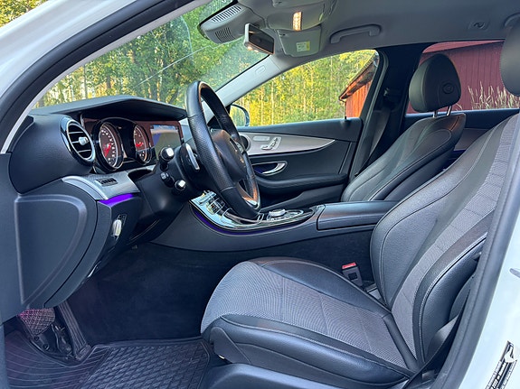 Mercedes-Benz E220 12 of 15