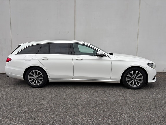 Mercedes-Benz E220 3 of 18