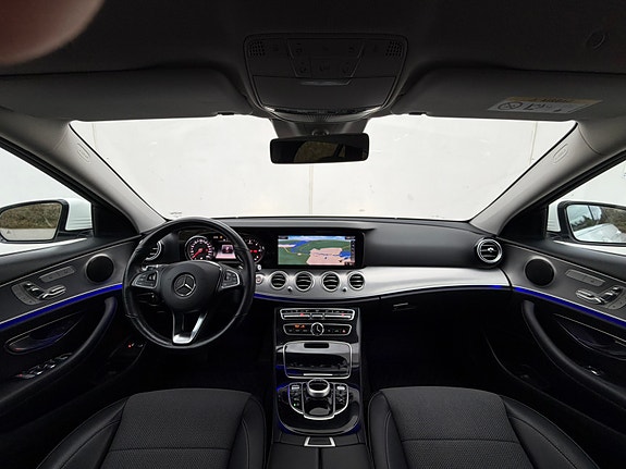 Mercedes-Benz E220 15 of 18