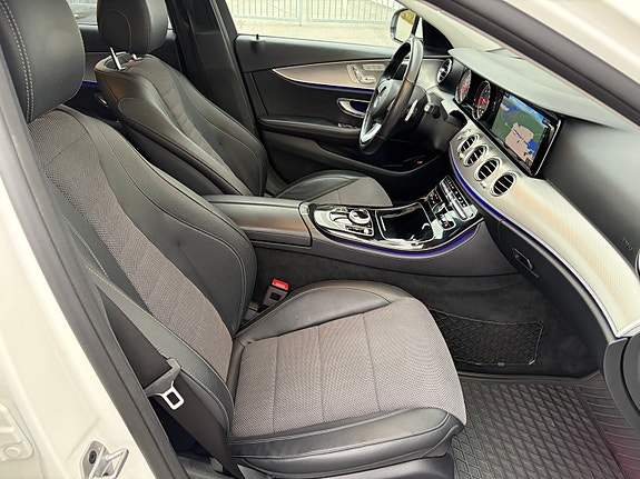 Mercedes-Benz E220 12 of 18