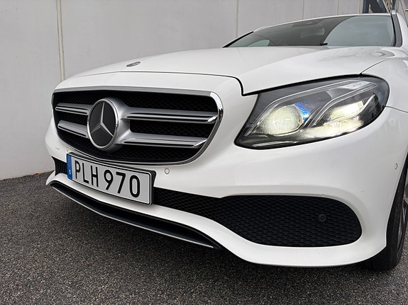 Mercedes-Benz E220 5 of 18