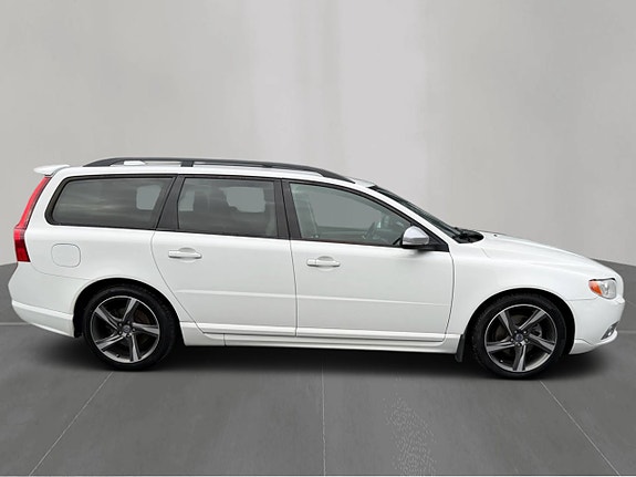 Volvo V70 4 of 5