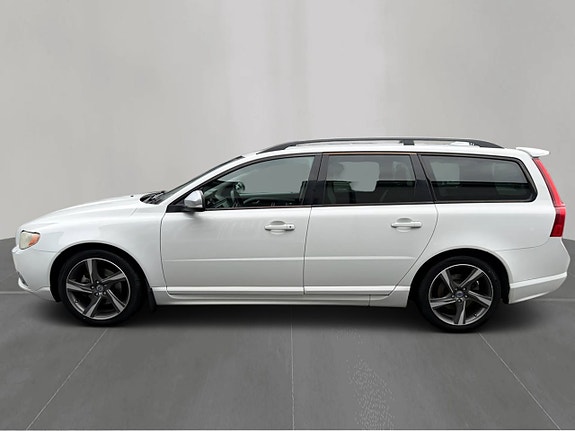 Volvo V70 2 of 5