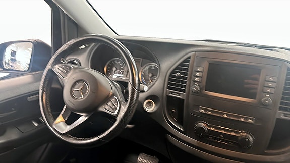 Mercedes-Benz Vito 108 4 of 9