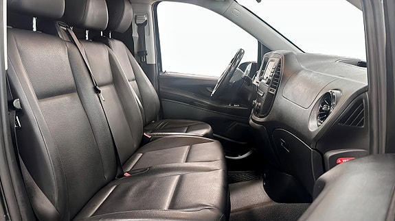 Mercedes-Benz Vito 108 3 of 9