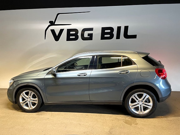Mercedes-Benz GLA220 4 of 5