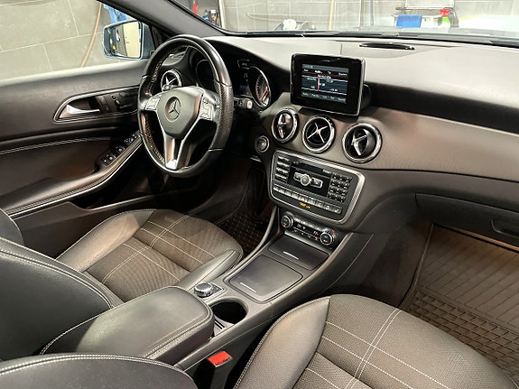 Mercedes-Benz GLA220 15 of 16