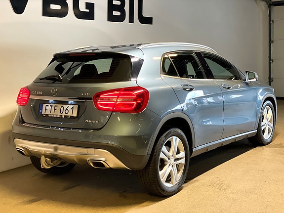 Mercedes-Benz GLA220 6 of 16