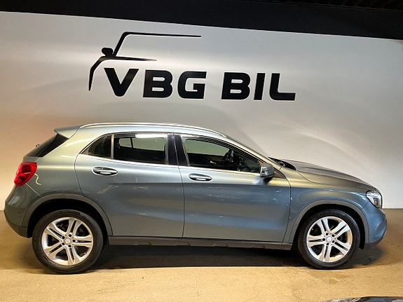 Mercedes-Benz GLA220 7 of 16