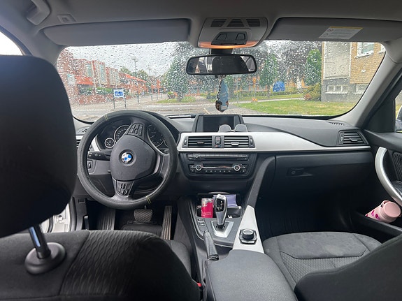 BMW 320d 3 of 5