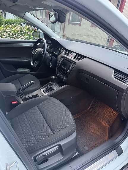 Skoda Octavia Scout 3 of 3