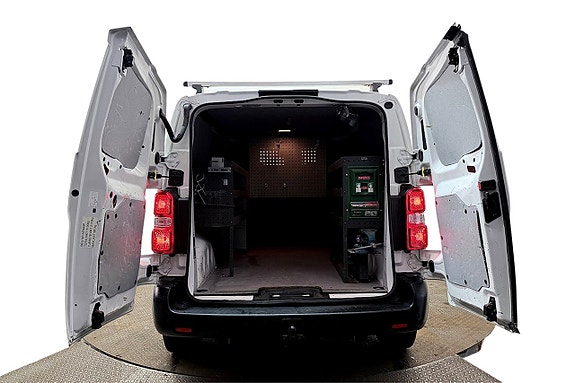 Peugeot Expert 8 of 29