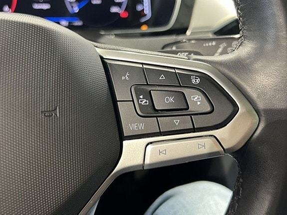 Volkswagen Passat 11 of 17