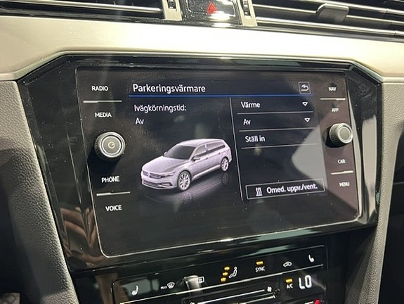 Volkswagen Passat 9 of 17