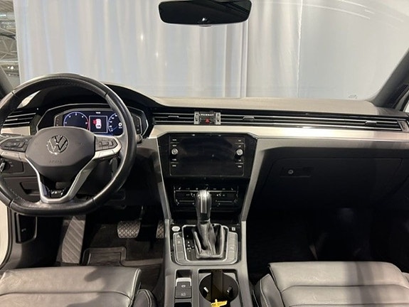 Volkswagen Passat 7 of 17