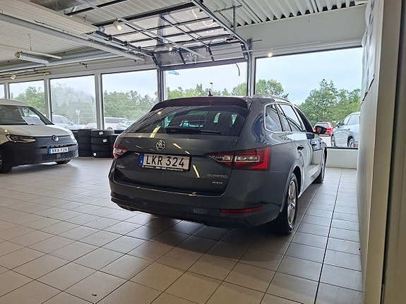 Skoda Superb 4 of 5