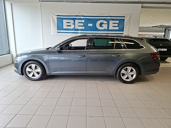 Skoda Superb 2 of 5