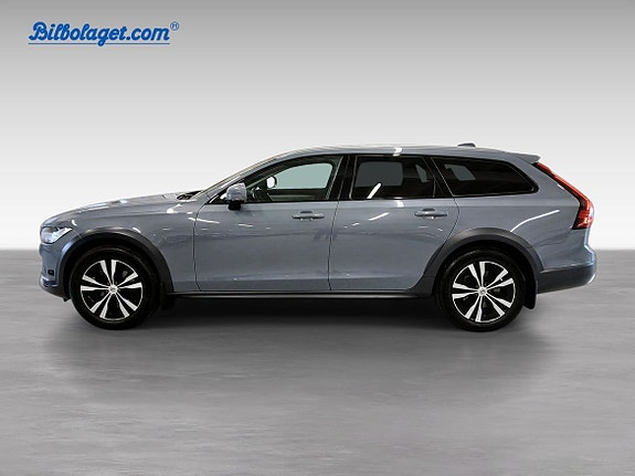 Volvo V90 Cross Country 2 of 5