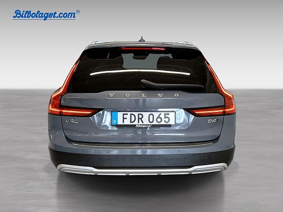 Volvo V90 Cross Country 4 of 5