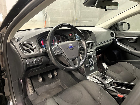 Volvo V40 Cross Country 10 of 13