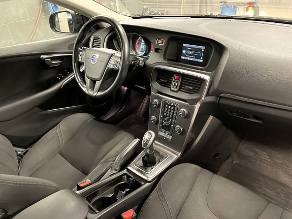 Volvo V40 Cross Country 13 of 13