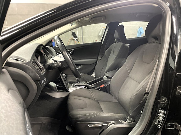 Volvo V40 Cross Country 9 of 13