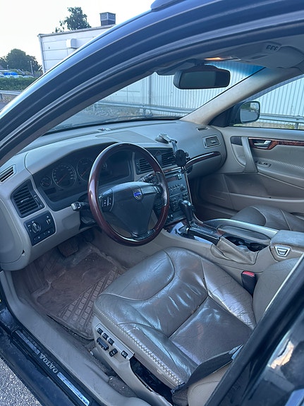 Volvo XC70 5 of 5