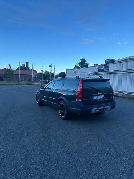 Volvo XC70 3 of 5