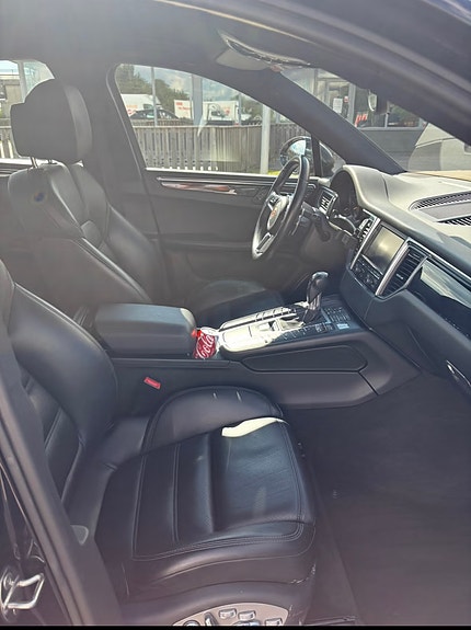 Porsche Macan S 5 of 5