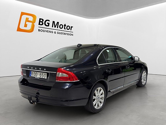 Volvo S80 4 of 5
