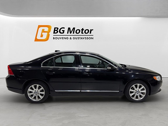 Volvo S80 3 of 5