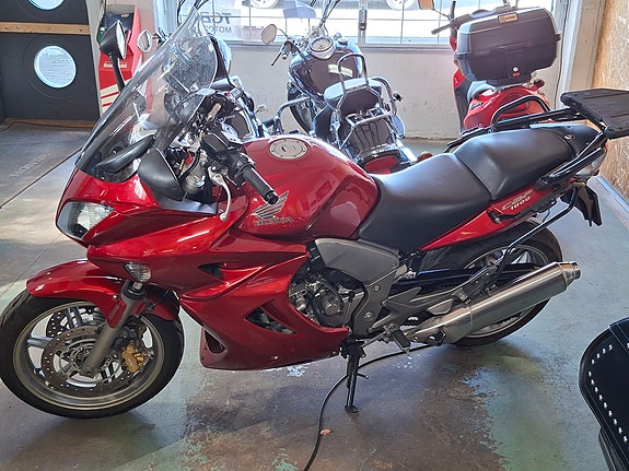Honda CBF1000A 4 of 5