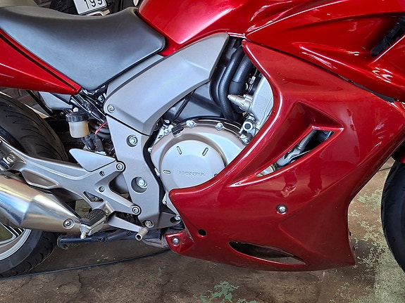 Honda CBF1000A 2 of 5