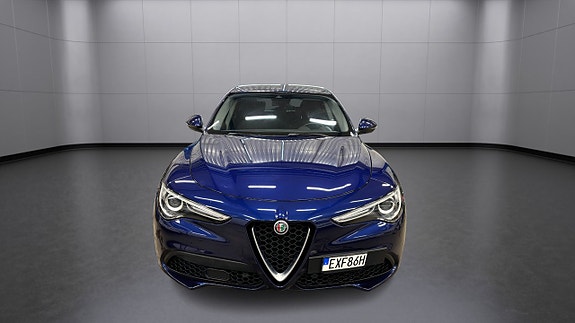 Alfa Romeo Stelvio 7 of 27