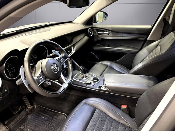 Alfa Romeo Stelvio 13 of 27