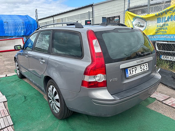 Volvo V50 4 of 5