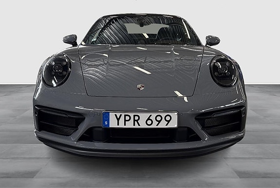 Porsche 911 Carrera GTS 5 of 5