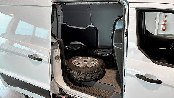 Ford Transit Connect 5 of 5