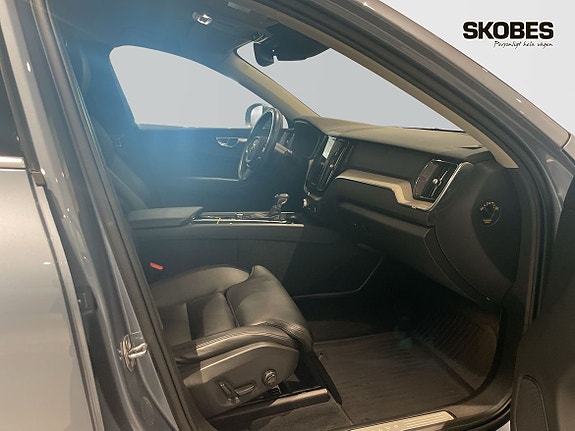 Volvo XC60 11 of 19