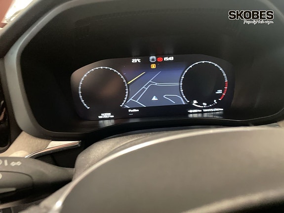 Volvo XC60 13 of 19