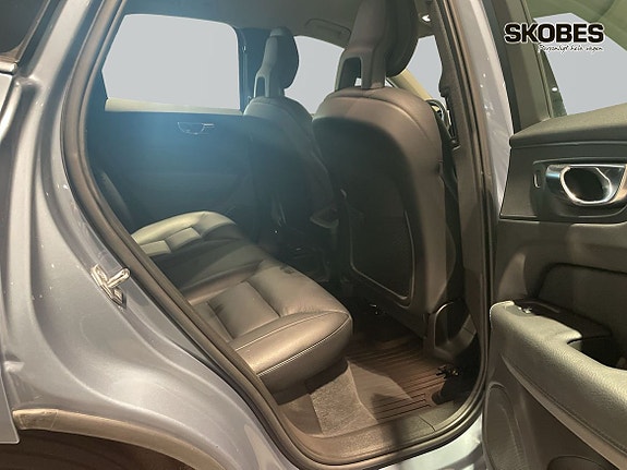 Volvo XC60 10 of 19